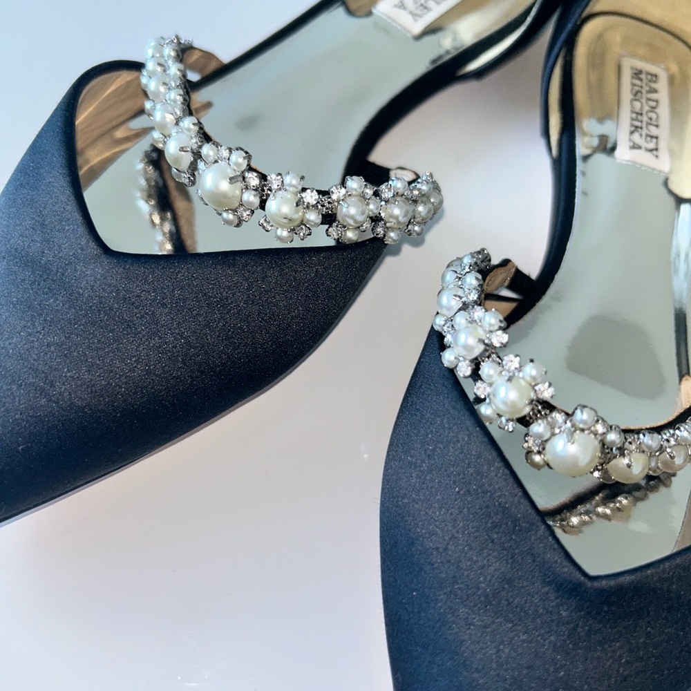 Badgley Mischka Black Pointed Toe Heels Size 8.5| embellished dress shoes - Picture 4 of 6